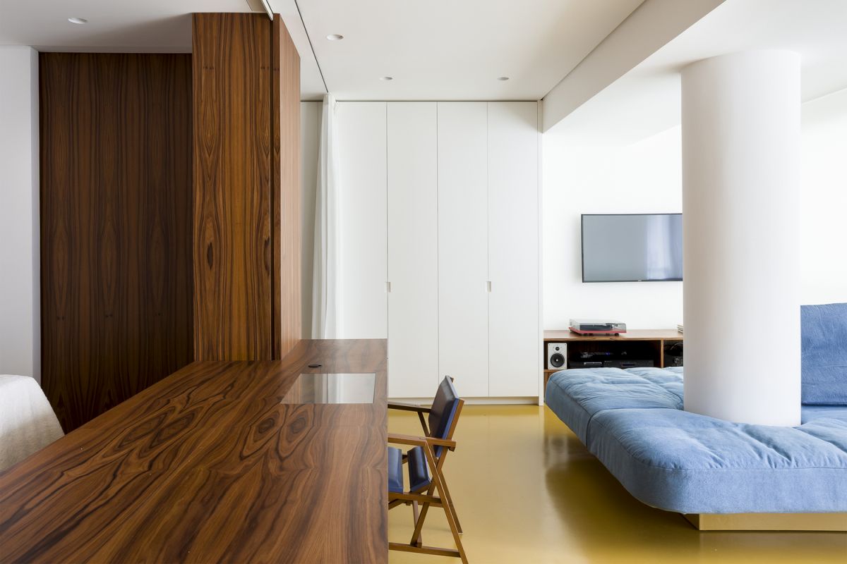 Современная однокомнатная квартира с мебелью и занавесками на заказ - image6