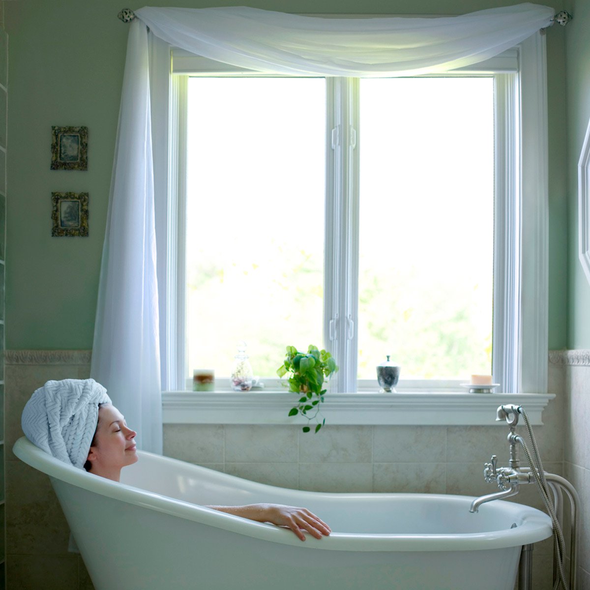 10 гениальных идей для маленьких ванных комнат, которые помогут увеличить пространство - image10