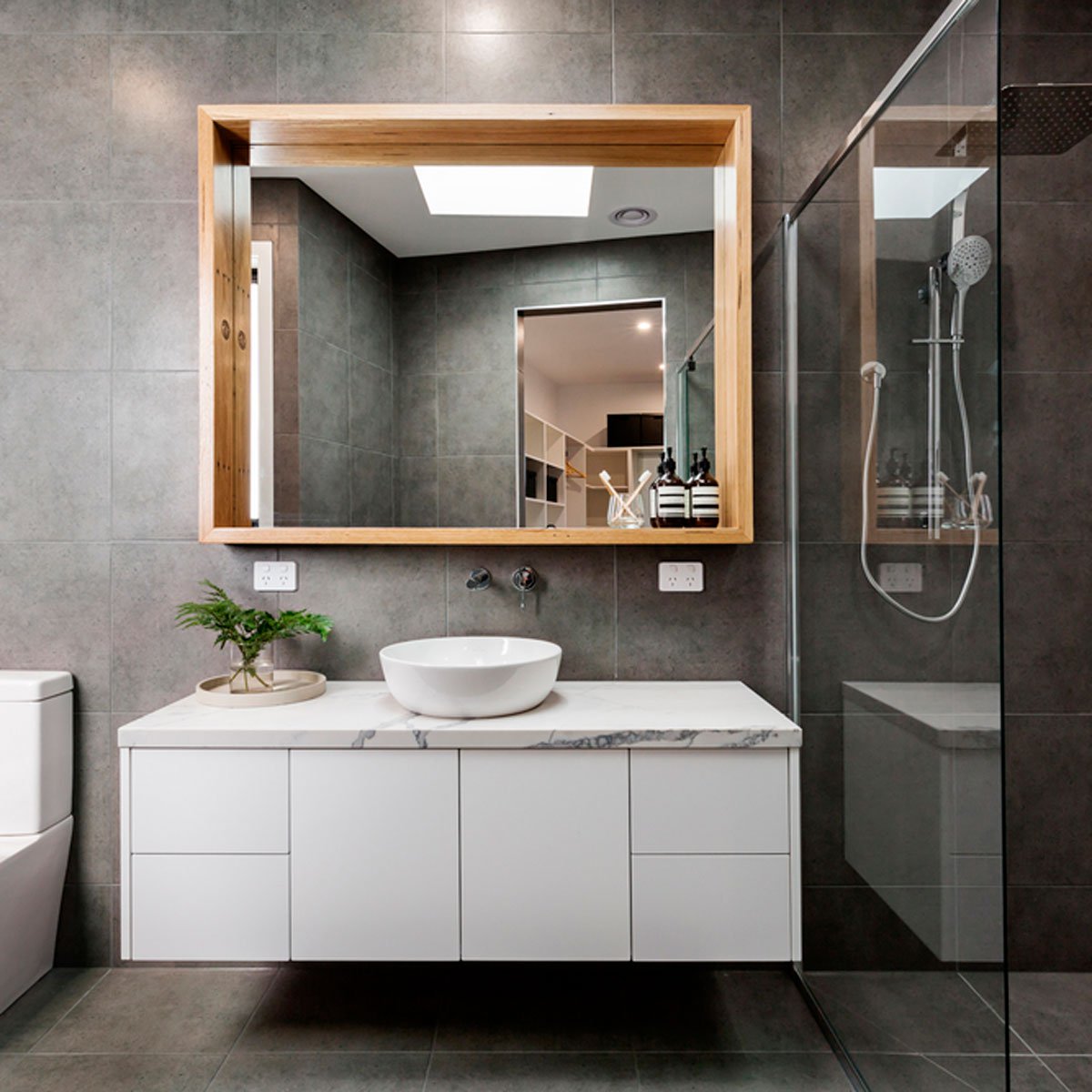 10 гениальных идей для маленьких ванных комнат, которые помогут увеличить пространство - image5