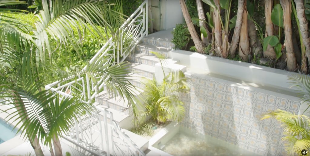 Дом Кары Делевинь и Поппи Делевинь в Лос-Анджелесе — это тропический оазис